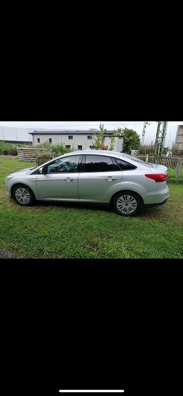 Gebraucht Ford Focus 120 PS (88 kW) 2016 Grau Limousine