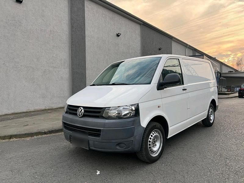 Weiß Gebraucht 2010 VW T5 Van | 6.500 € - Bild 1/4