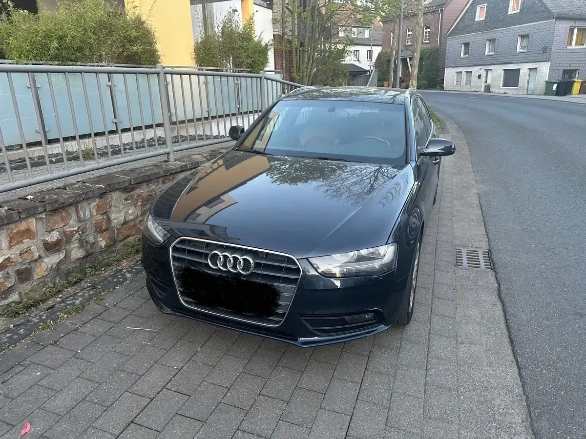 Second-hand Audi A4 170 CP (125 kW) 2012 Albastru Break