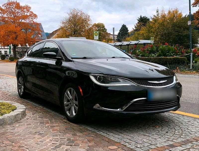 Second-hand Chrysler 200 184 CP (135 kW) 2019 Negru Berlinǎ