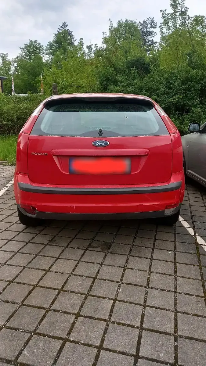 Gebraucht Ford Focus 80 PS (58 kW) 2007 Rot Kleinwagen