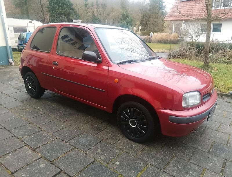 Gebraucht Nissan Micra 54 PS (39 kW) 1997 Rot Kleinwagen