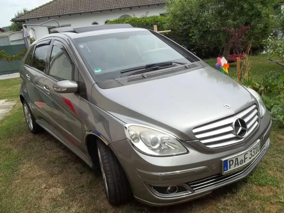 Gebraucht Mercedes B200 140 PS (102 kW) 2006 Silber Van / Kleinbus