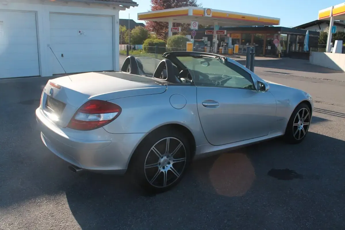 Gebraucht Mercedes SLK200 163 PS (119 kW) 2007 Silber Cabrio
