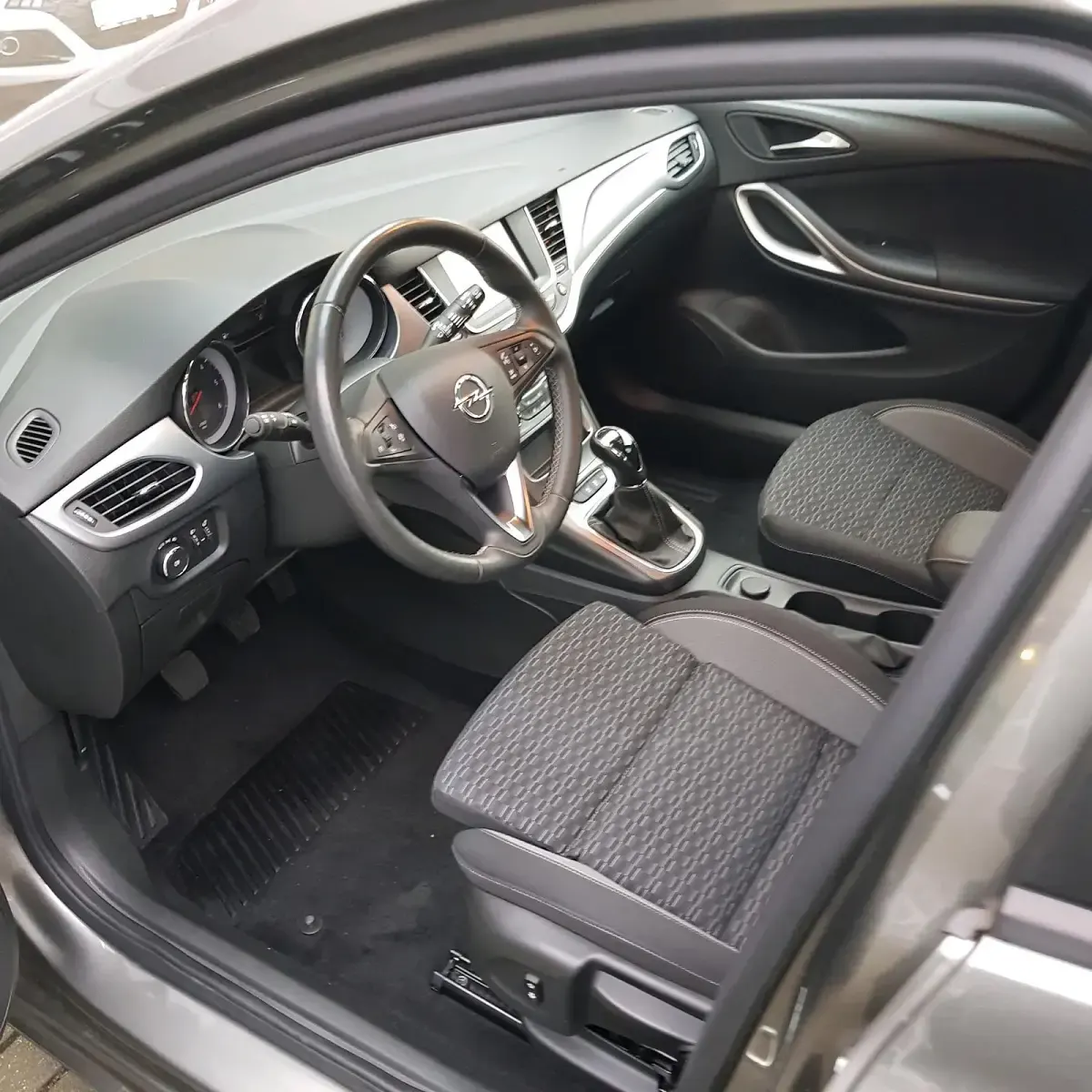 Gebraucht Opel Astra Edition 105 PS (77 kW) 2021 Grau Kombi