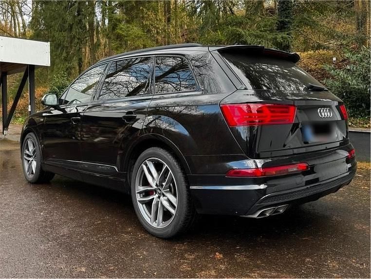 Second-hand Audi SQ7 435 CP (319 kW) 2017 Negru SUV