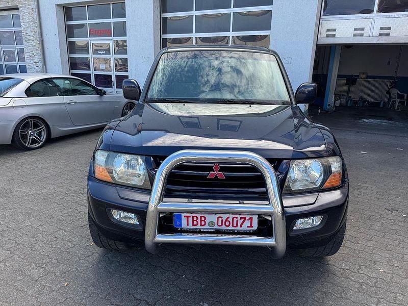 Blau Gebraucht 2002 Mitsubishi Pajero Elegance SUV | 4.900 € (Superpreis) - Bild 1/4