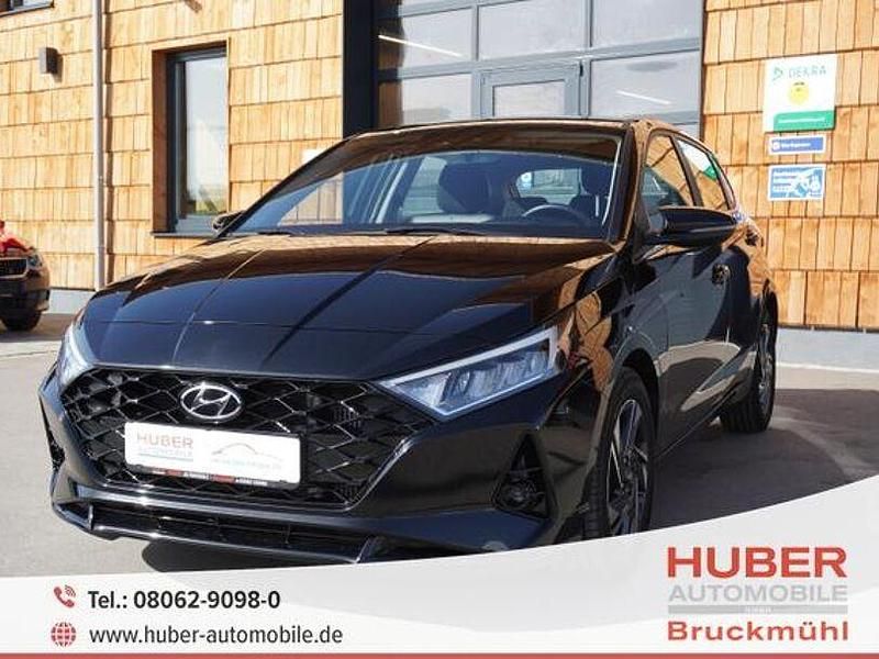 Gebraucht Hyundai i20 101 PS (74 kW) 2022 Schwarz Kleinwagen