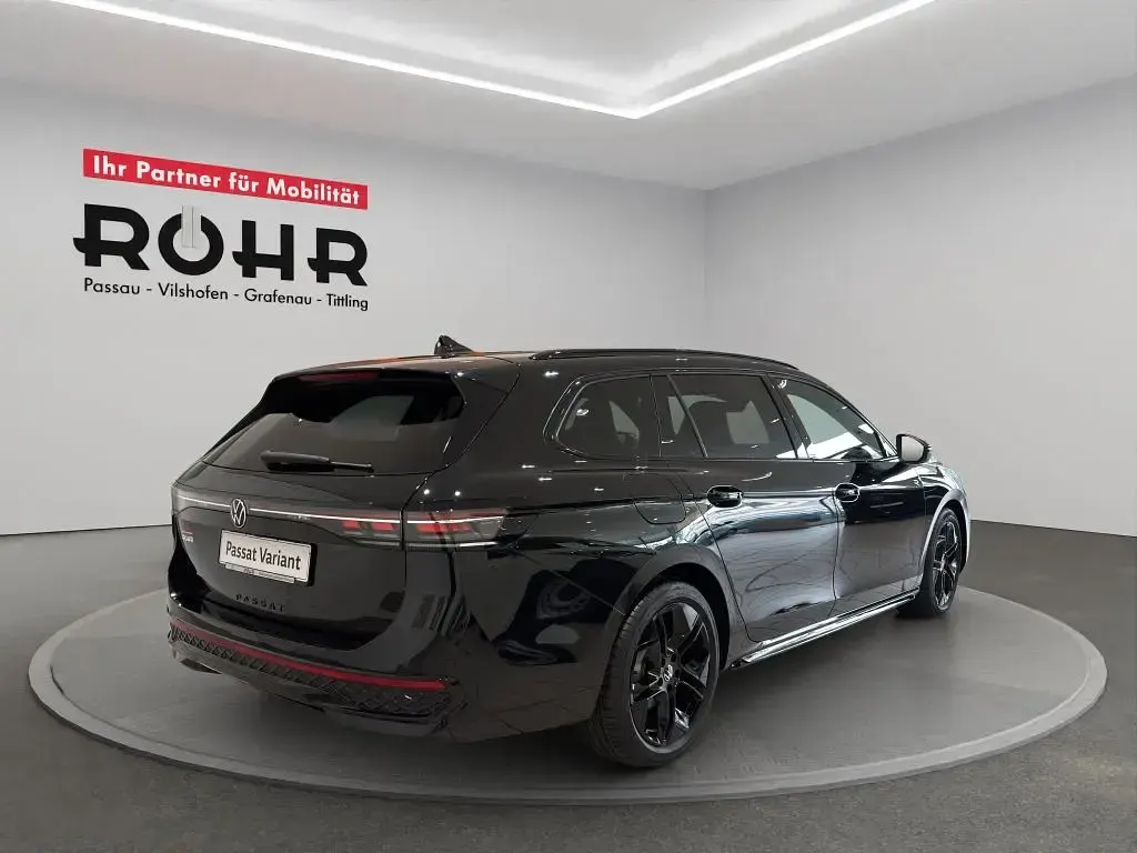 Używany VW Passat Style 150 KM (110 kW) 2025 Czarny Kombi