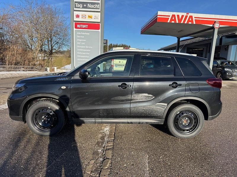 Gebraucht Suzuki Vitara Comfort 102 PS (75 kW) 2025 Schwarz SUV
