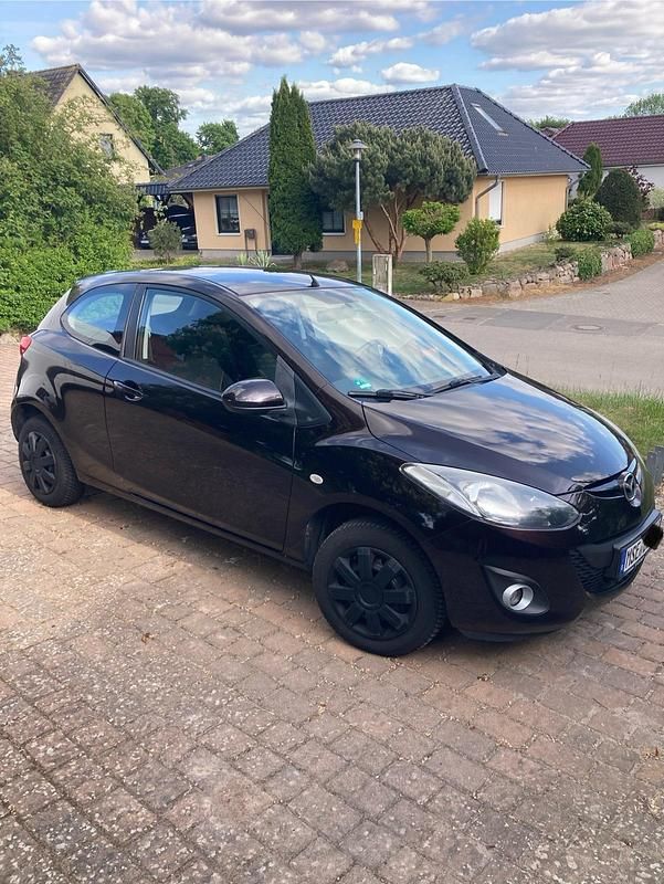 Braun Gebraucht 2012 Mazda 2 Edition Kleinwagen | 4.450 € (Fairer Preis) - Bild 1/4