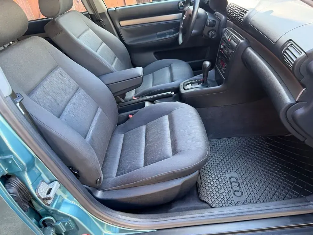 Gebraucht Audi A4 Basis 165 PS (121 kW) 1998 Grün Limousine