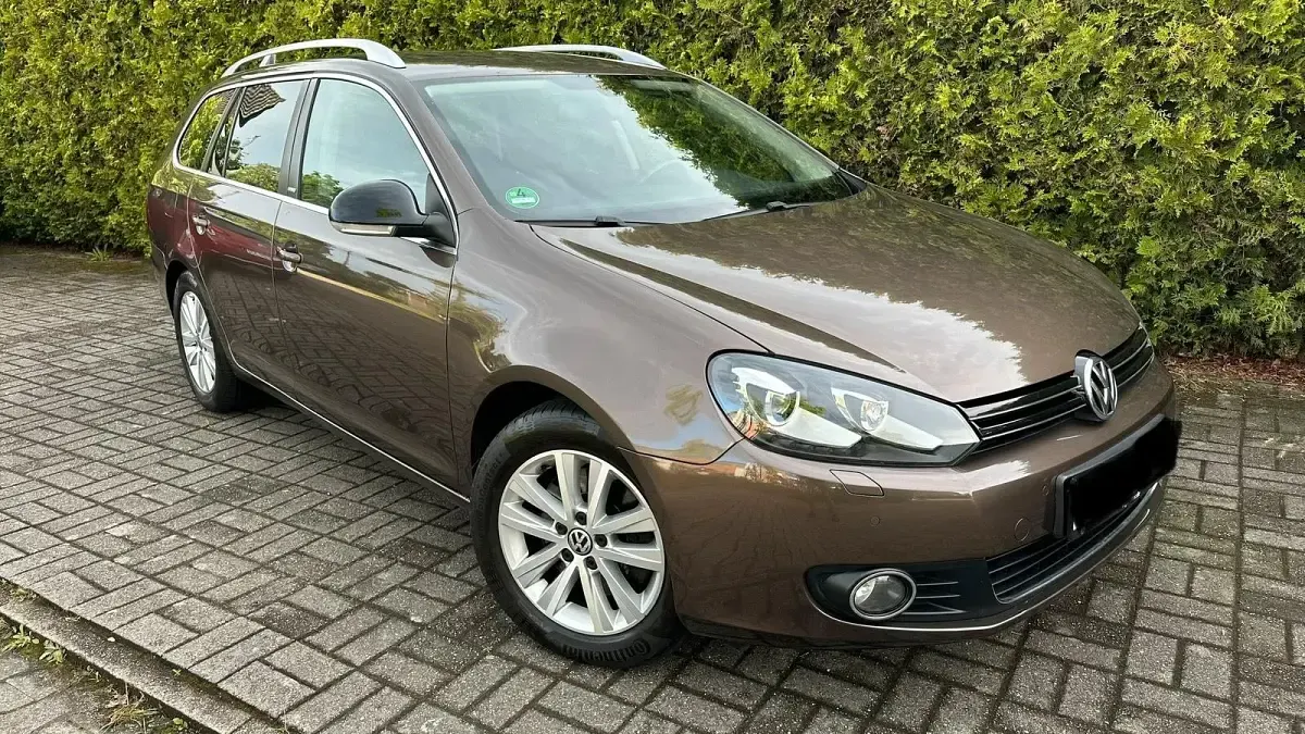 Gebraucht VW Golf VI Style 105 PS (77 kW) 2011 Braun Kleinwagen