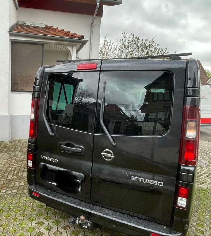 Gebraucht Opel Vivaro 125 PS (91 kW) 2017 Schwarz Van / Kleinbus