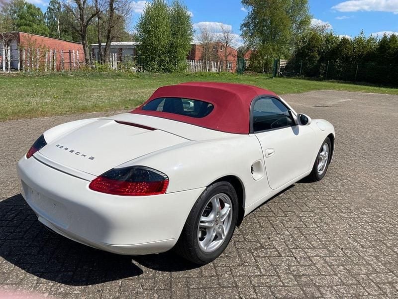 Second-hand Porsche Boxster 220 CP (161 kW) 2000 Alb Cabrio