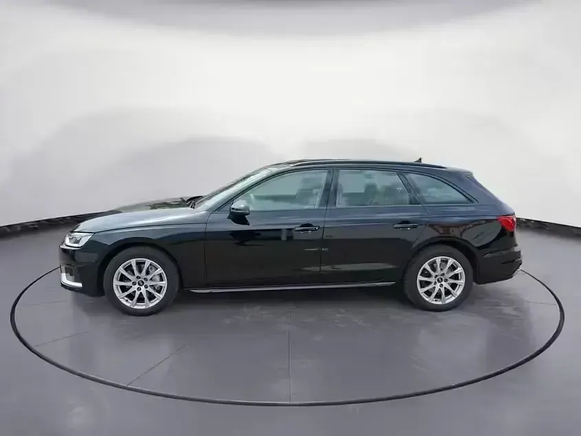 Gebraucht Audi A4 Advanced 204 PS (150 kW) 2023 Schwarz Kombi