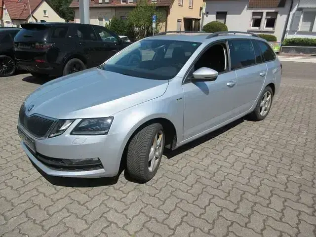 Gebraucht Skoda Octavia Soleil 150 PS (110 kW) 2020 Stribrna brilliant/ brilliants Kombi