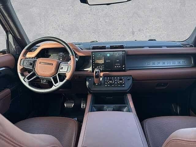 Gebraucht Land Rover Defender 643 PS (472 kW) 2025 Charente grey SUV