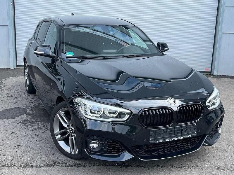 Schwarz Gebraucht 2017 BMW 120 M Sport Kleinwagen | 17.990 € (Fairer Preis) - Bild 1/4