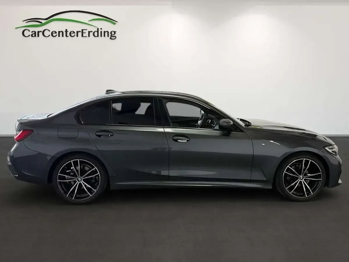 Gebraucht BMW 318 M Sport 150 PS (110 kW) 2021 Mineralgrau Limousine