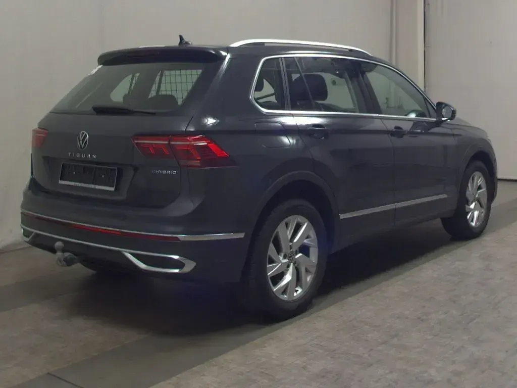 Gebraucht VW Tiguan Elegance 245 PS (180 kW) 2022 Uranograu SUV