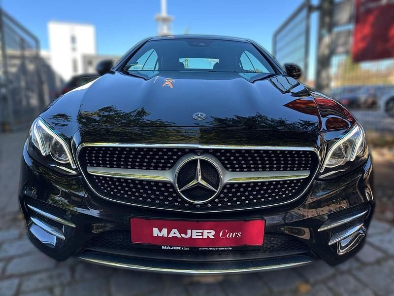 Schwarz metallic Gebraucht 2018 Mercedes E300 Coupé | 36.650 € (Etwas zu teuer) - Bild 1/4