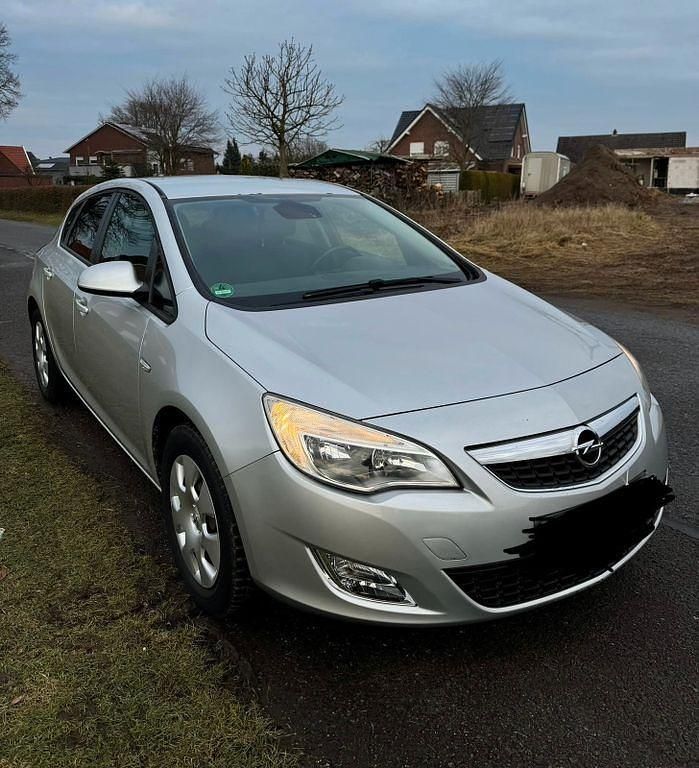 Silber Gebraucht 2011 Opel Astra Limousine | 4.500 € (Guter Preis) - Bild 1/4