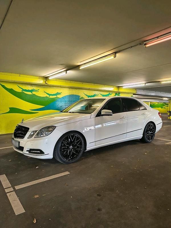 Usata Mercedes E350 306 CV (225 kW) 2012 Bianco Berlina