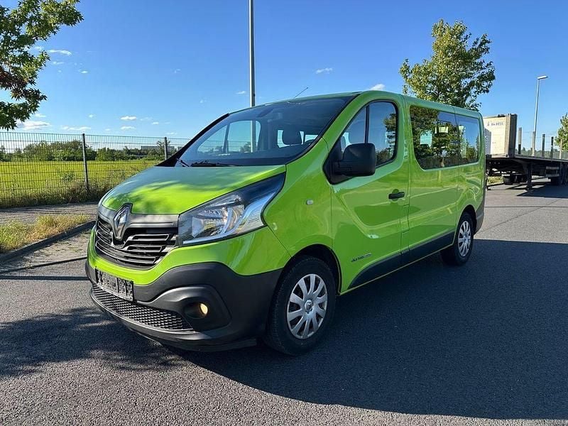 Grün Gebraucht 2016 Renault Trafic Expression Van | 8.800 € (Superpreis) - Bild 1/4