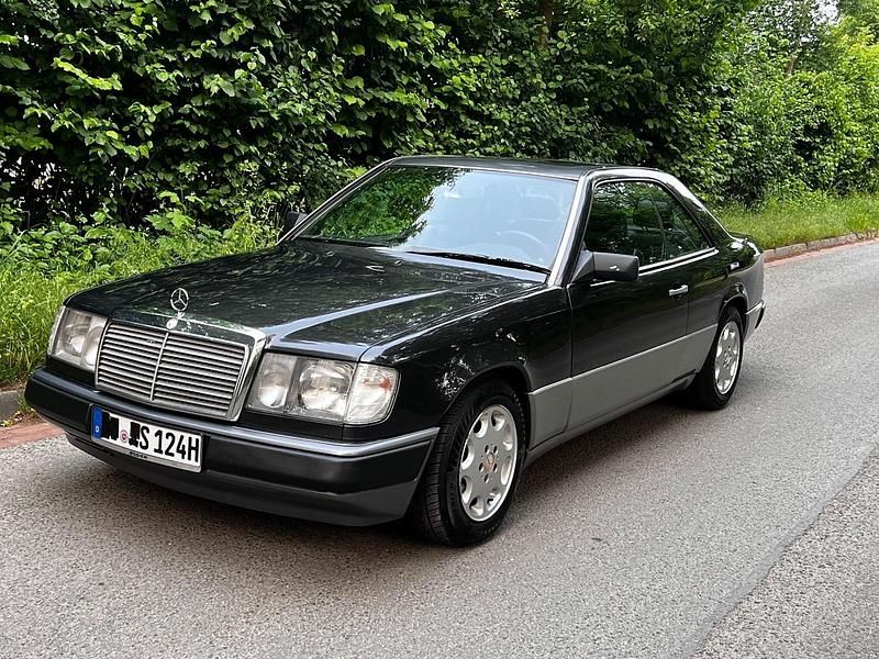 Schwarz Gebraucht 1988 Mercedes 230 Coupé | 4.700 € - Bild 1/4