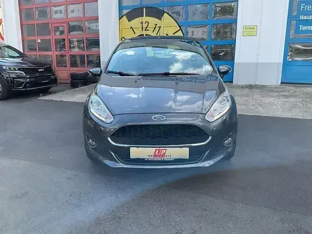 Gebraucht Ford Fiesta Trend 80 PS (58 kW) 2016 Grau Kleinwagen