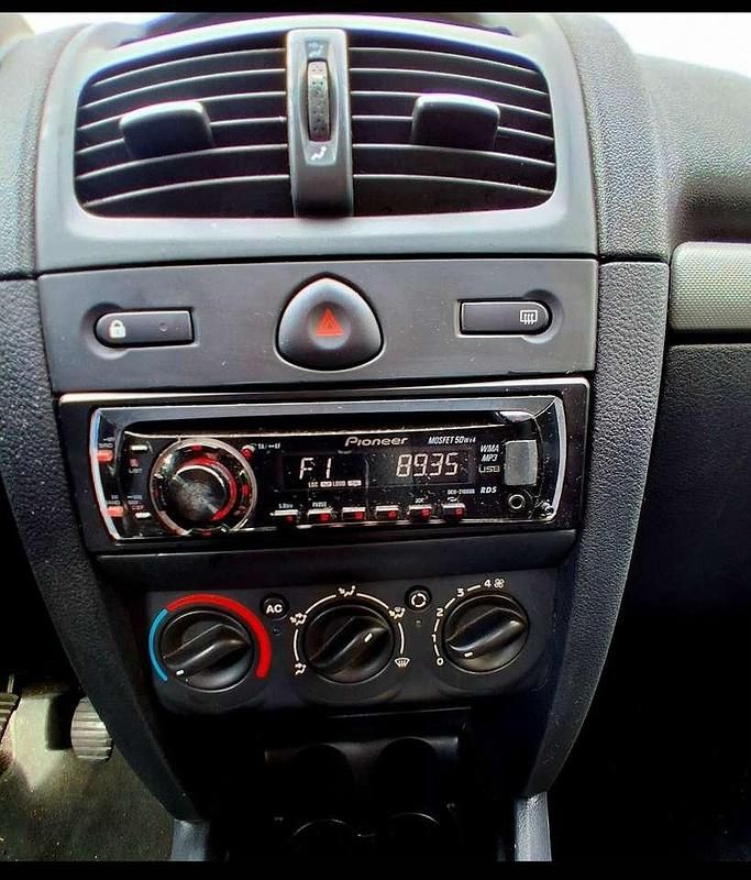 Gebraucht Renault Clio II Authentique 75 PS (55 kW) 2007 Schwarz Limousine