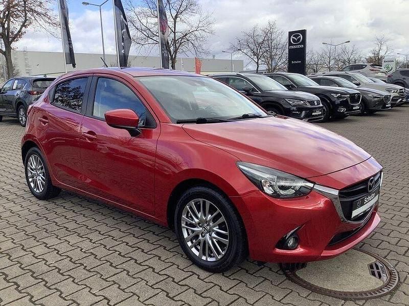 Gebraucht Mazda 2 Nakama 90 PS (66 kW) 2016 Rot Kleinwagen