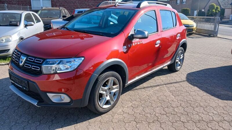 Rot Gebraucht 2019 Dacia Sandero Prestige Kleinwagen | 6.950 € (Superpreis) - Bild 1/4