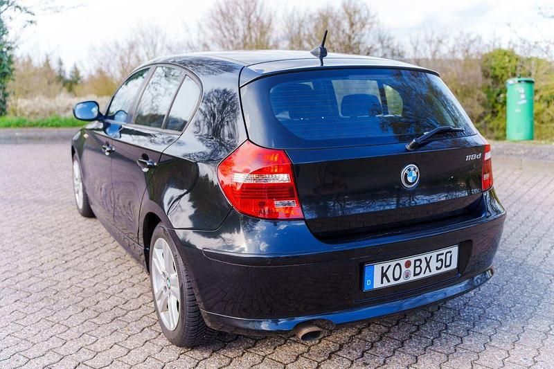 Gebraucht BMW 118 143 PS (105 kW) 2010 Schwarz Kleinwagen