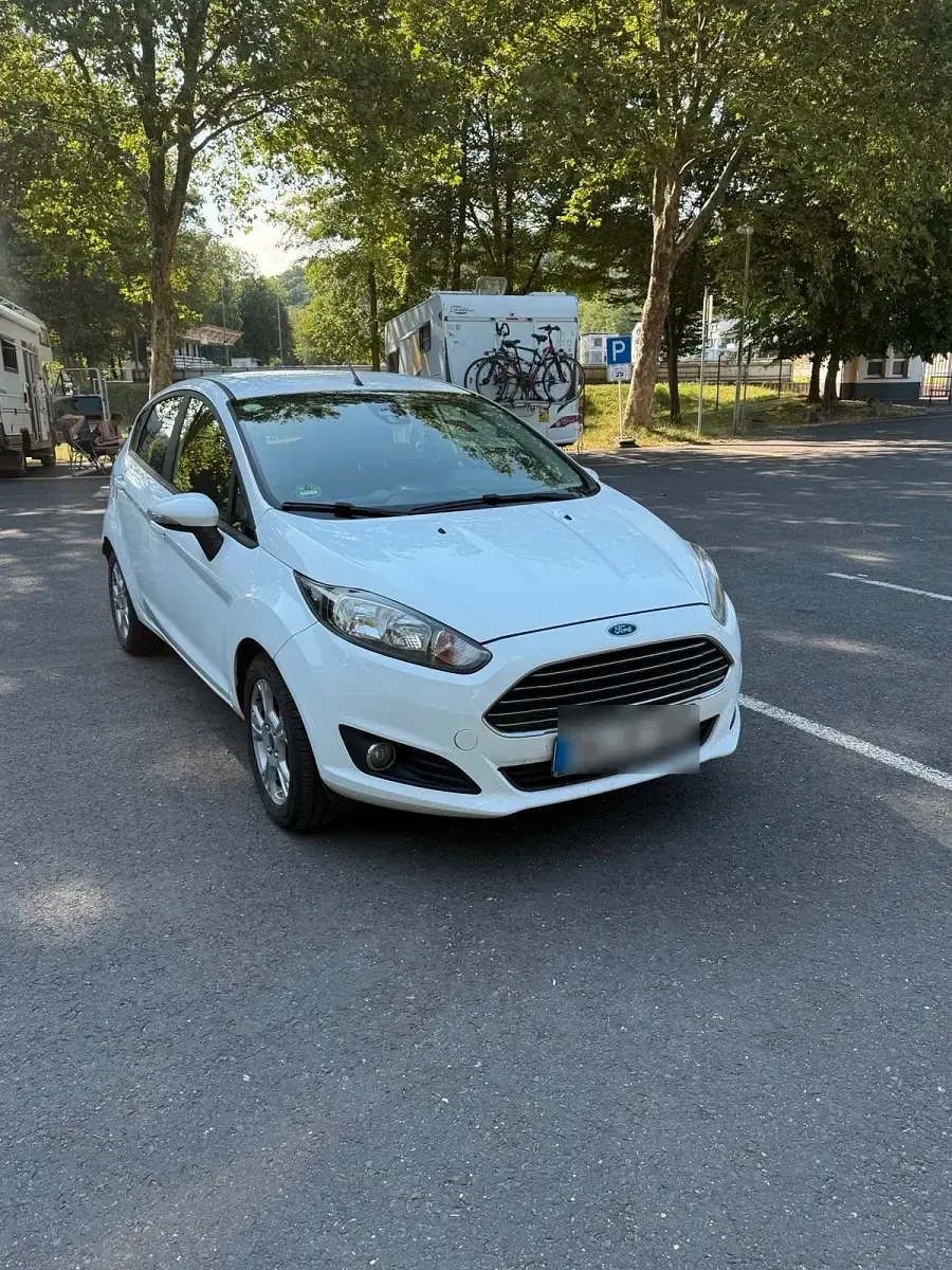 Gebraucht Ford Fiesta 75 PS (55 kW) 2014 Kleinwagen