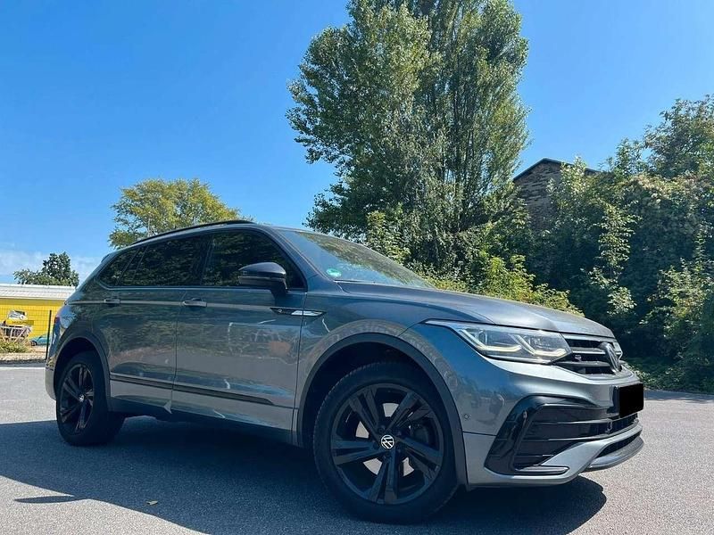 Gebraucht VW Tiguan Allspace R-line 200 PS (147 kW) 2022 Grau SUV