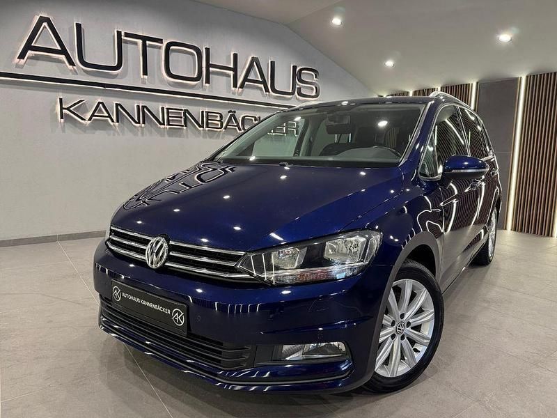 Blau Gebraucht 2016 VW Touran Comfortline Van / Kleinbus | 13.990 € (Fairer Preis) - Bild 1/4