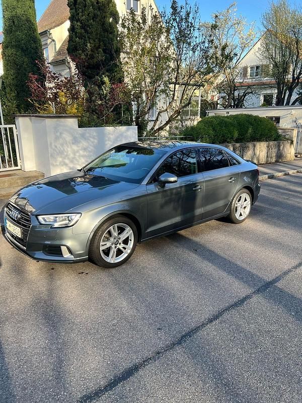 Grau Gebraucht 2017 Audi A3 Limousine | 16.990 € (Fairer Preis) - Bild 1/4