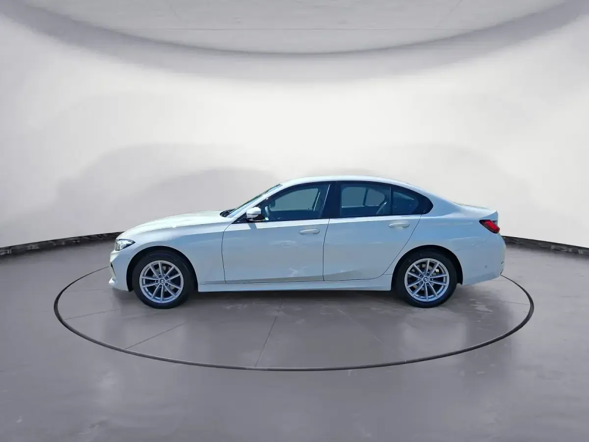 Gebraucht BMW 318 156 PS (114 kW) 2025 Limousine