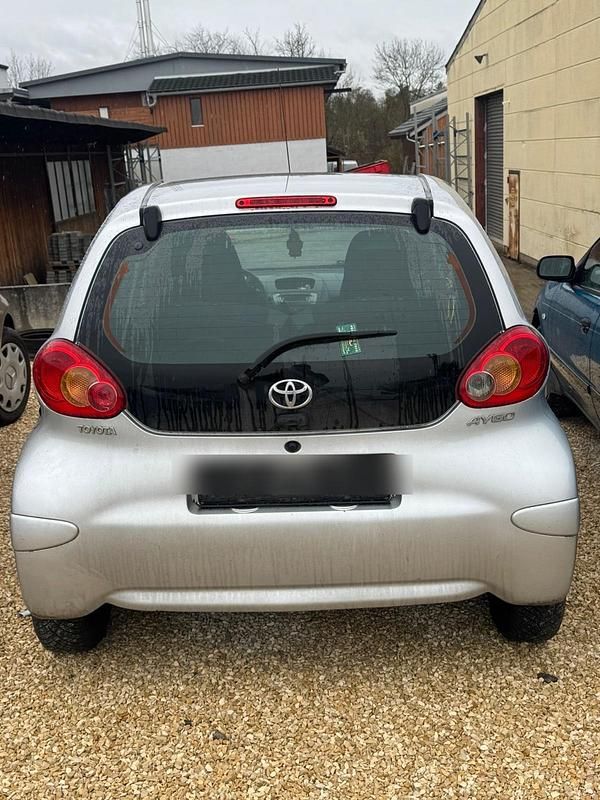 Gebraucht Toyota Aygo 60 PS (44 kW) 2006 Silber Kleinwagen