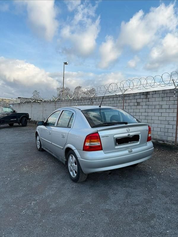 Gebraucht Opel Astra 101 PS (74 kW) 2004 Limousine