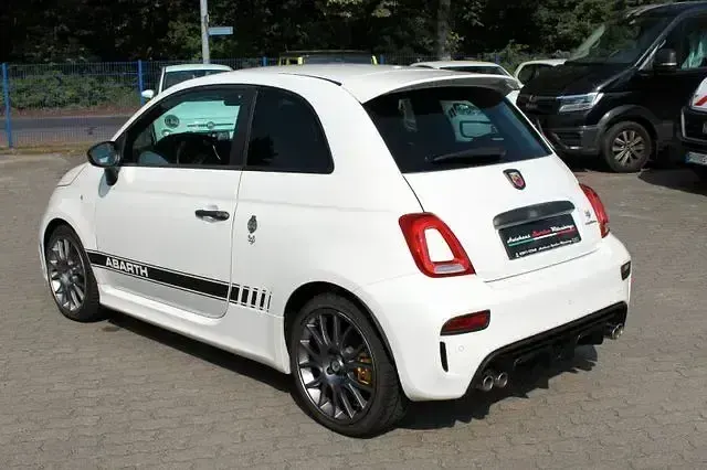 Gebraucht Abarth 595 70th Anniversary 200 PS (147 kW) 2020 Weiß Limousine