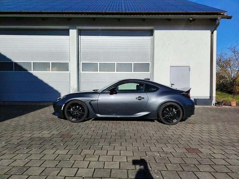Grau Gebraucht 2022 Toyota GR86 Premium Coupé | 35.860 € (Etwas zu teuer) - Bild 1/4