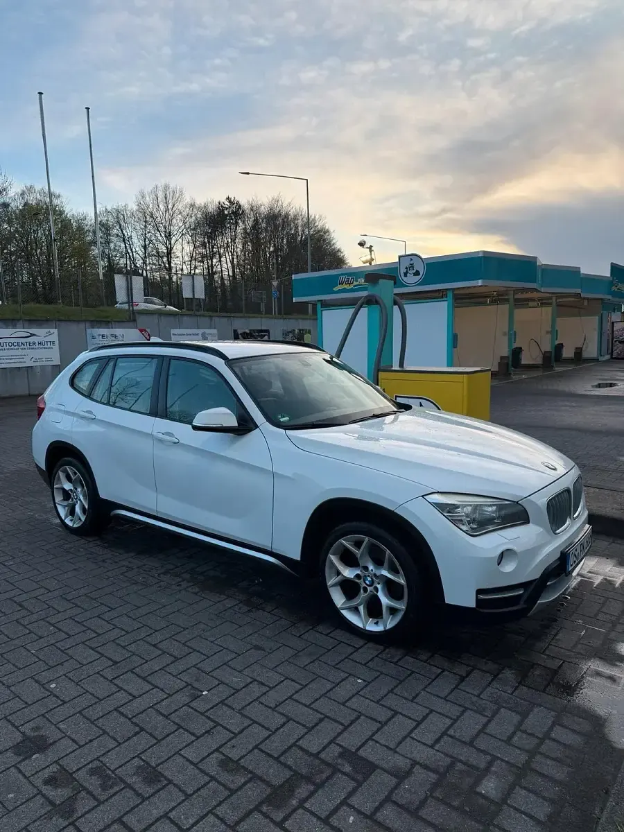 Gebraucht BMW X1 143 PS (105 kW) 2012 Weiß SUV