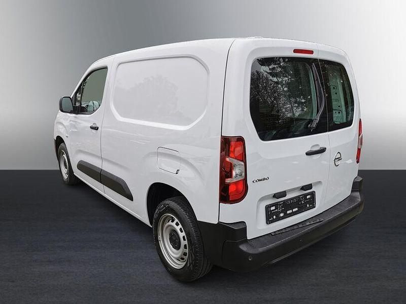 Gebraucht Opel Combo Edition 102 PS (75 kW) 2022 Weiß Van / Kleinbus