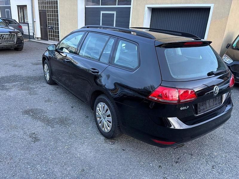 Gebraucht VW Golf VII Trendline 110 PS (80 kW) 2015 Schwarz Kombi