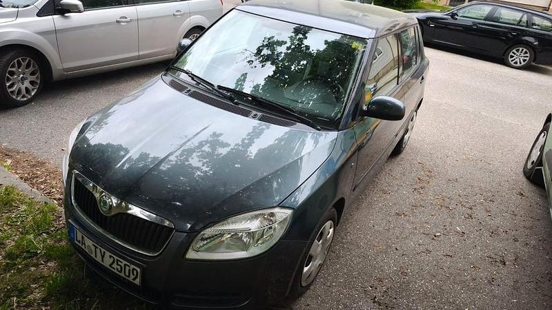 Schwarz Gebraucht 2007 Skoda Fabia Limousine | 1.300 € (Superpreis) - Bild 1/4