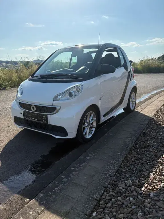 Gebraucht Smart ForTwo Cabrio 84 PS (61 kW) 2015 Weiß Cabrio