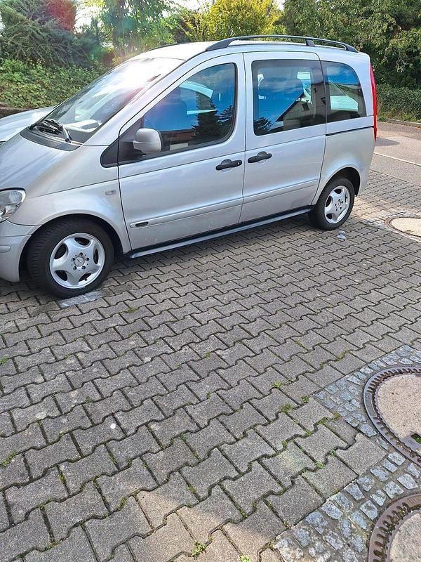 Silber Gebraucht 2003 Mercedes Vaneo Van / Kleinbus | 2.900 € (Fairer Preis) - Bild 1/4
